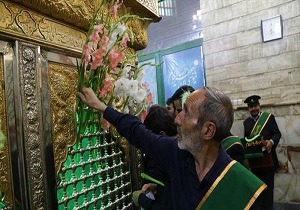 امامزاده جعفر شهید (ع)قم غبار روبی و عطرافشانی شد