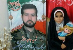 بی&zwnj;قراری&zwnj;های دختر شهید مدافع حرم در لحظه شنیدن خبر شهادت پدر +فیلم