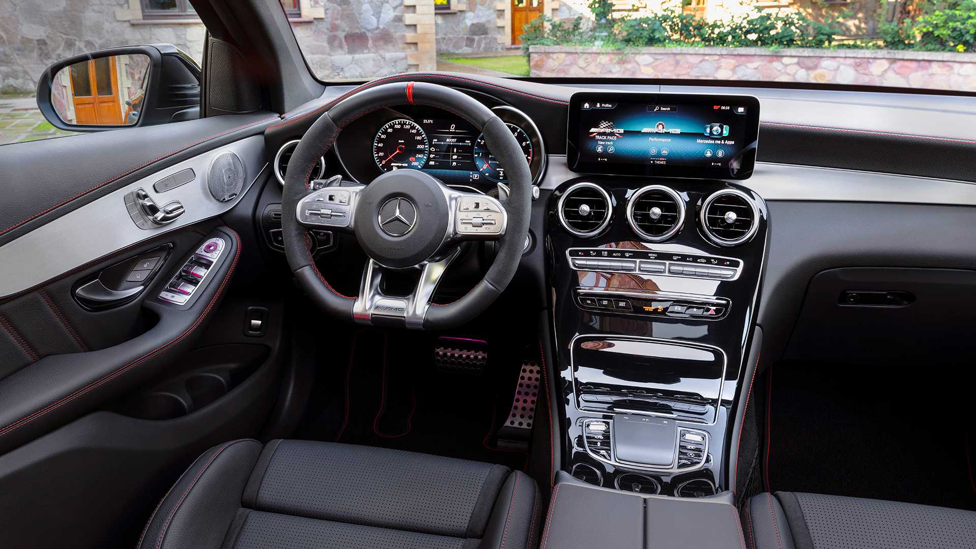 تلفیق جذابیت و قدرت در خودروی Mercedes-AMG GLC 2020 +تصاویر