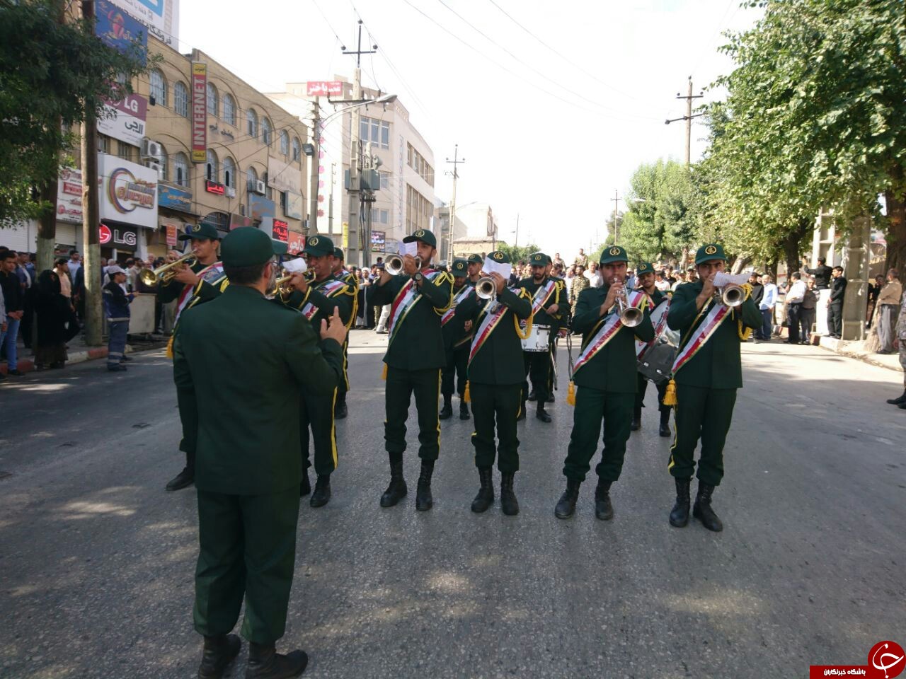 تشییع پیکر مطهر شانزدهمین شهید مدافع حرم کرمانشاه