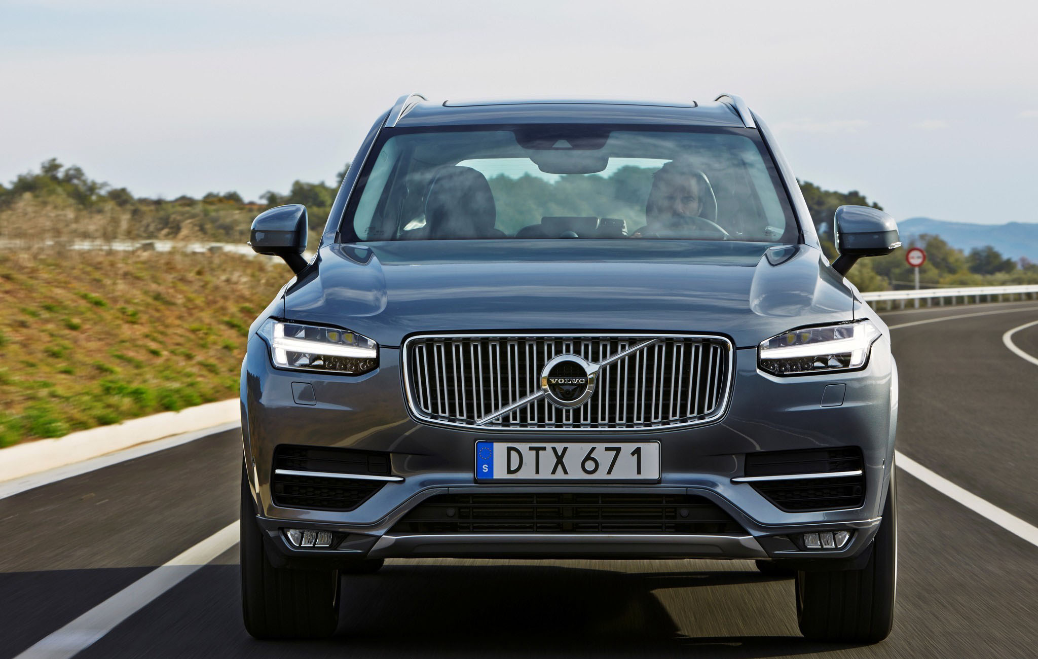 بررسی فنی ولوو XC90 تیپ Momentum + مشخصات