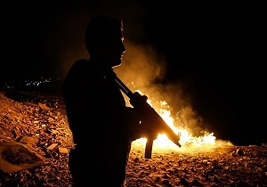 لحظه غافلگیر شدن قاچاقچیان مواد مخدر در پاتک شبانه پلیس  + فیلم