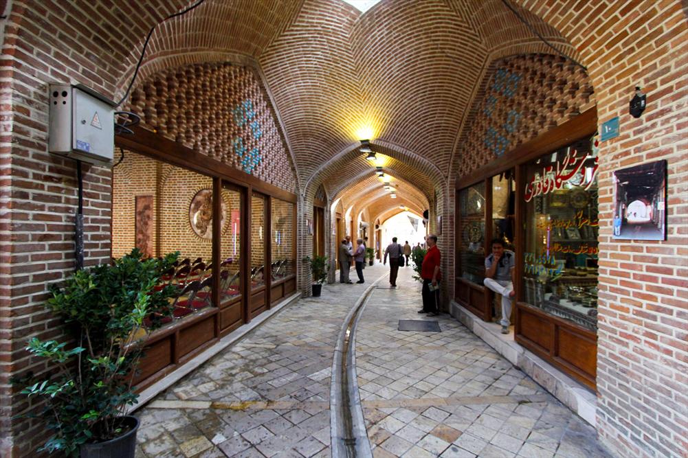 یکطرفه سازی خیابان ویلا، در بن بست نداشتن مصوبه شورا/ عریض کردن پیاده روهای ویلا منتفی نیست! یکطرفه سازی خیابان ویلا، در بن بست نداشتن مصوبه شورا/ عریض کردن پیاده روهای ویلا منتفی نیست!