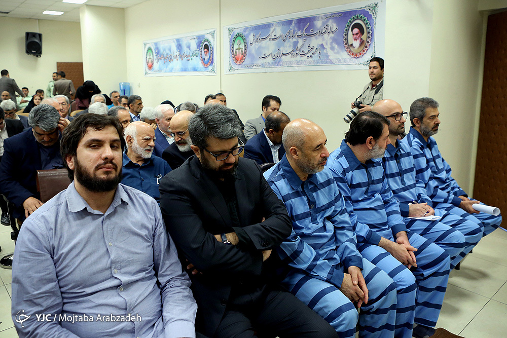 بررسی پرونده مهره‌های کلیدی یک شبکه اختاپوسی/ ارسال پیامک با اسم رمز برای زد و بند در بانک سرمایه