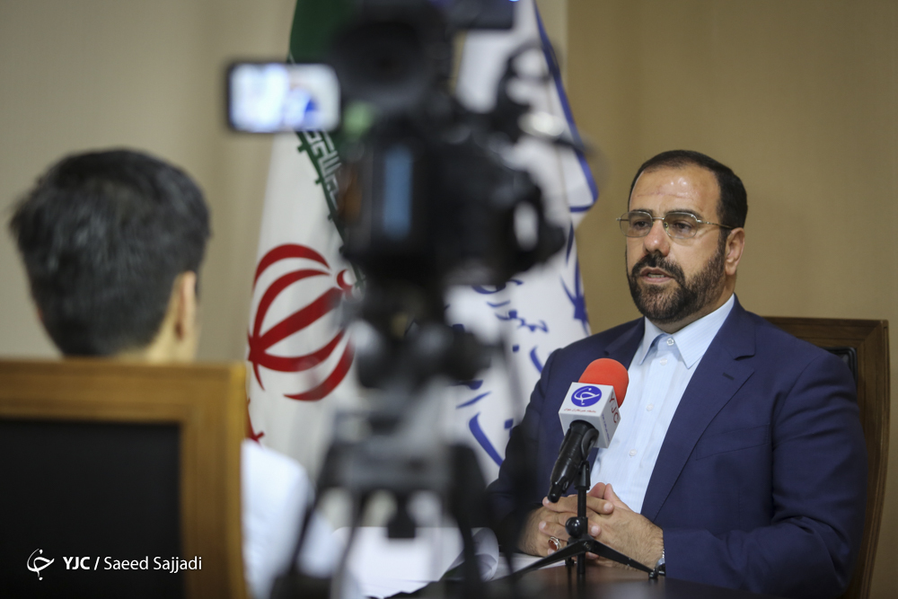 تبدیل لایحه شفافیت به قانون در کارایی نظام موثر است/دولت هنوز معتقد است تشکیل وزارت بازرگانی در حل مشکلات نظام توزیع موثر است/بعید می&zwnj;دانم لایحه جامع انتخابات به انتخابات مجلس شورای اسلامی برسد!