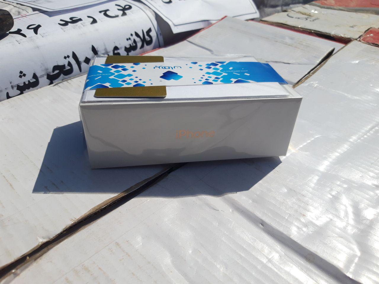 دستگیری سارق تازه کار به همراه ۴ میلیارد تلفن همراه آیفون ایکس + عکس