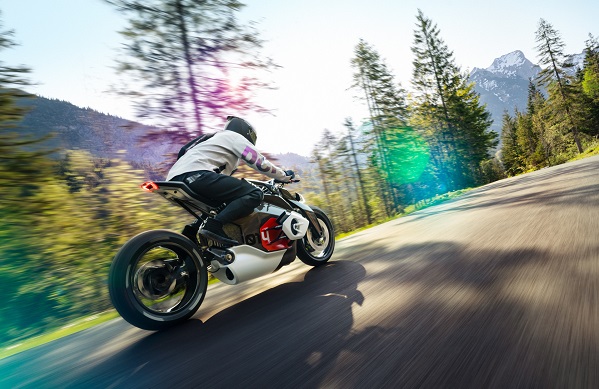 موتور سیکلت الکتریکی DC Roadster، توصیفی از آینده محصولات الکتریکی بی&zwnj;ام&zwnj;و +تصاویر