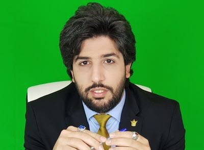 اعتراف جالب سلطنت‌طلب مقیم اروپا: آقای خامنه‌ای قهرمان من است +عکس