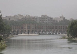 احتمال خیزش ریزگردها از امشب در اصفهان