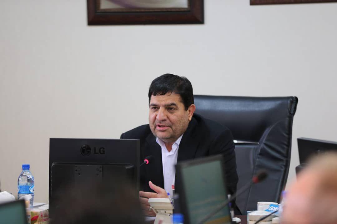 طرح ستاد اجرایی فرمان امام برای ایجاد تحول در صنعت داروسازی کشور/ عملیاتی‌کردن اقتصادمقاومتی و جلوگیری از خروج ۳۵۰میلیون دلار ارز از کشور در سال رونق تولید