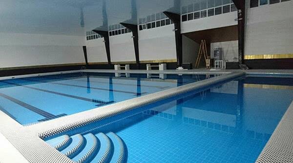 بازرسی بهداشتی استخرها هر ٢ هفته یکبار در تابستان/ اگر اب استخر شفاف نبود فوری به وزارت بهداشت خبر دهید/ کدر بودن آب زنگ خطر رعایت نکردن بهداشت در استخر/ نشانه ای با مشاهده این باید فورا استخر را ترک کنید +عوامل آلوده کننده استخر/ ورود مبتلایان به این بیماری&zwnj;ها به استخر ممنوع