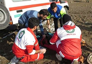نجات جان فرد گرفتار در کوهستان توسط نیرو‌های امدادی