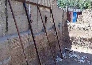 دردسرهای گودبرداری رها شده در خیابان سپاه بومهن + فیلم