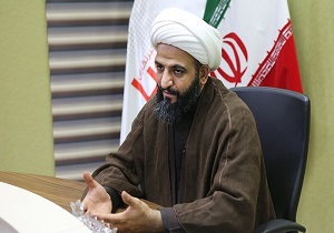 انزوا و گوشه‌گیری و دست به دست گذاشتن عهد با شهدا نیست