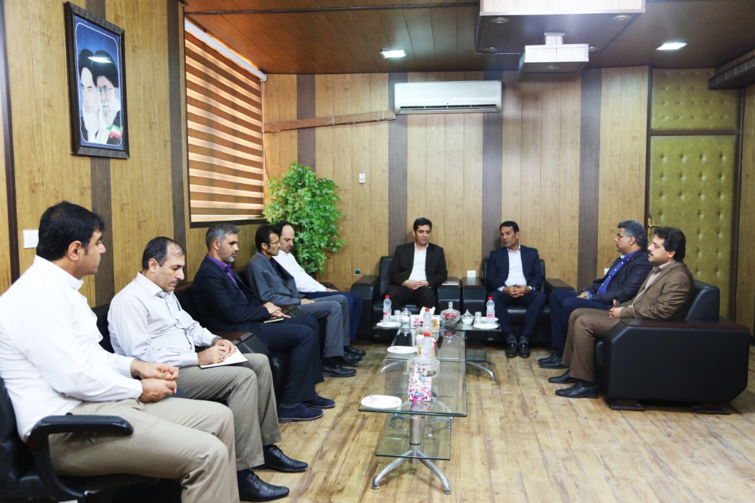 تأسیسات برق شهرستان گناوه باید نوسازی شود