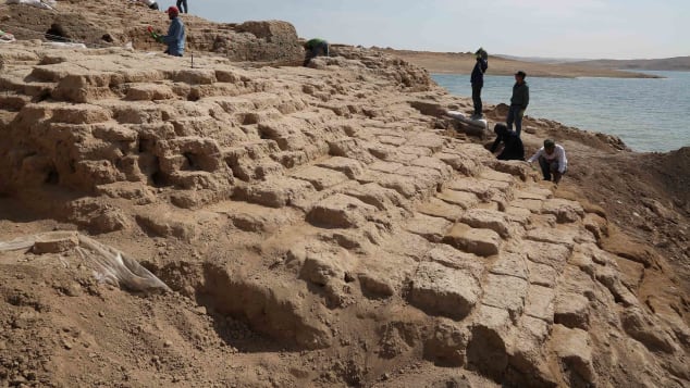 نمایان شدن کاخ ۳۴۰۰ ساله از زیر رودخانه دجله+تصاویر نمایان شدن کاخ ۳۴۰۰ ساله از زیر رودخانه دجله+تصاویر