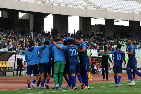 تمرینات گل گهر سیرجان در کرمانشاه