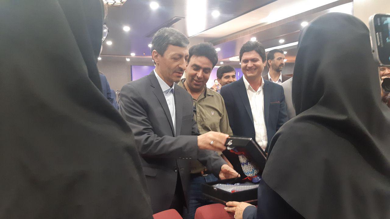 مراسم تودیع و معارفه رئیس جدید کمیته امداد امام خمینی (ره) برگزار شد مراسم تودیع و معارفه رئیس جدید کمیته امداد امام خمینی (ره) برگزار شد