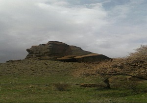 پیکره انسانی نمای بابا داوود عنبران در فهرست آثار طبیعی کشور به ثبت می‌رسد