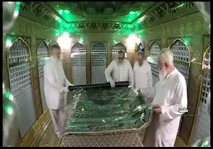 غبارروبی مضجع مطهر حضرت امام رضا(ع) با حضور مراجع عظام تقلید + فیلم