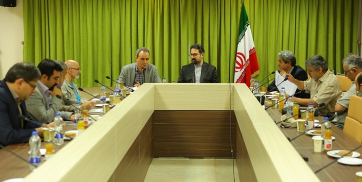 ملتی که با فرهنگ خود آشناتر باشد، مقاوم&zwnj;تر است