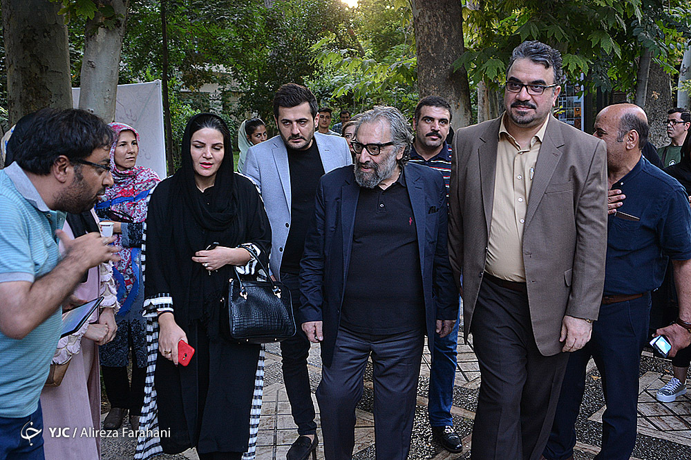 اهدای یادگار&zwnj;های نیم&zwnj;قرن حضور کیمیایی در سینما به موزه سینما /جیرانی:کیمیایی ضد قهرامان ها را به سینما وارد کرد