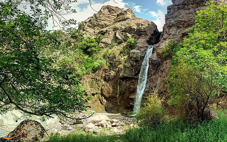 سفر به روستای زیبا در دل کوه / از یخبندان کویر تا چشمه عروس