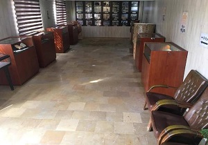 اهداء ویترین از موزه ملی به نمایشگاه پایگاه میراث فرهنگی سیلک کاشان