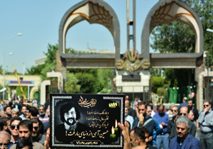 وداع با پیکر استاد فرهنگ و ادب؛ مرحوم حسین آهی + فیلم