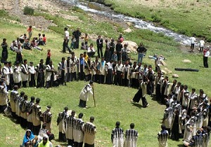 آیین سنتی چوب بازی دو کشته و زخمی برجای گذاشت