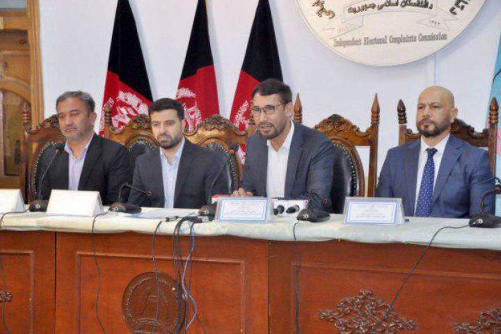 تیم های انتخاباتی &laquo;اشرف غنی&raquo; و &laquo;عبدالله&raquo; تخلف داشته اند