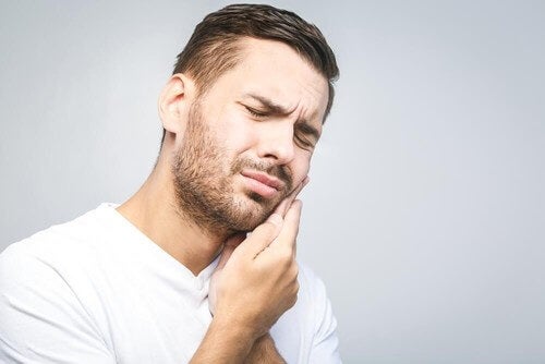 دندان درد را با چای سیر درمان کنید + مهترین علل درد دندان