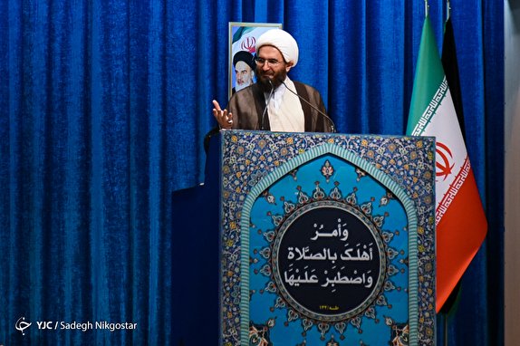 مبارزه با فساد گام مهم و یک مطالبه عمومی در جامعه ماست
