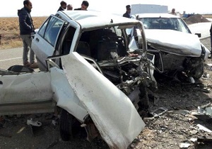 پنج مصدوم در برخورد پژو ۴۰۵ و پراید