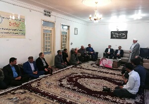 ملت ایران مدیون خانواده شهدا است