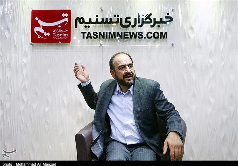 هدیه رهبر انقلاب به خانواده شهید افغانستانی + عکس هدیه رهبر انقلاب به خانواده شهید افغانستانی + عکس