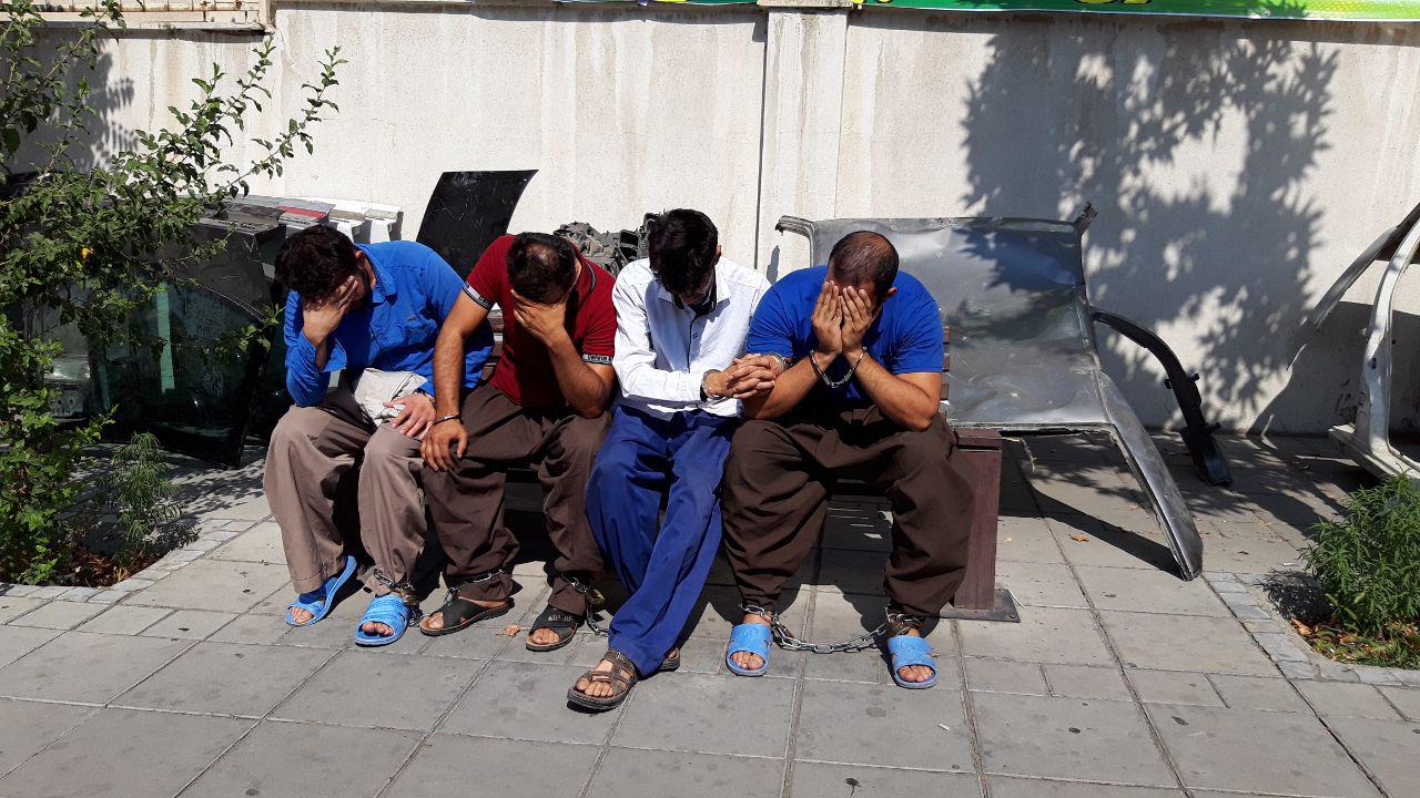دستگیری اعضای باند سرقت خودرو در غرب کشور/ کشف ۷۰۰ میلیون تومان خودرو و قطعات جانبی از سارقان