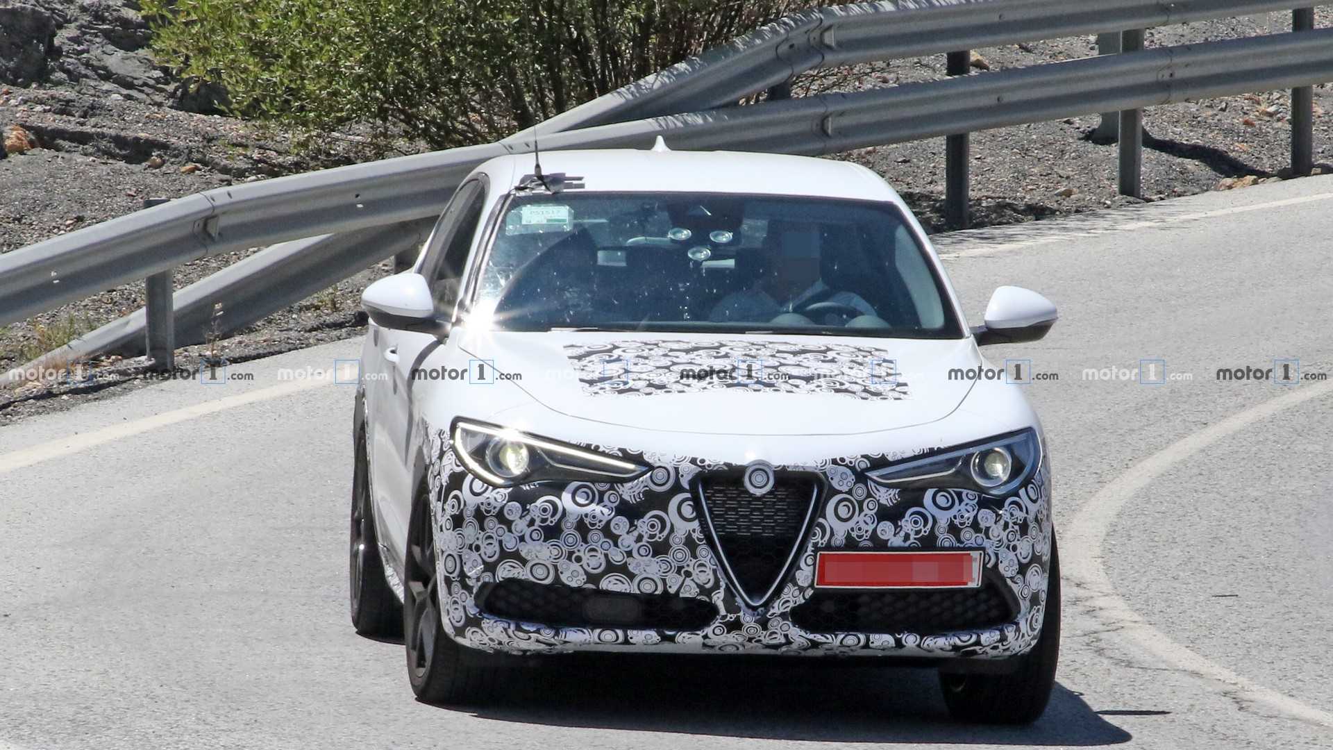 فاش شدن تصاویر جاسوسی نسخه فیس&zwnj;لیفت آلفارومئو Stelvio + تصاویر