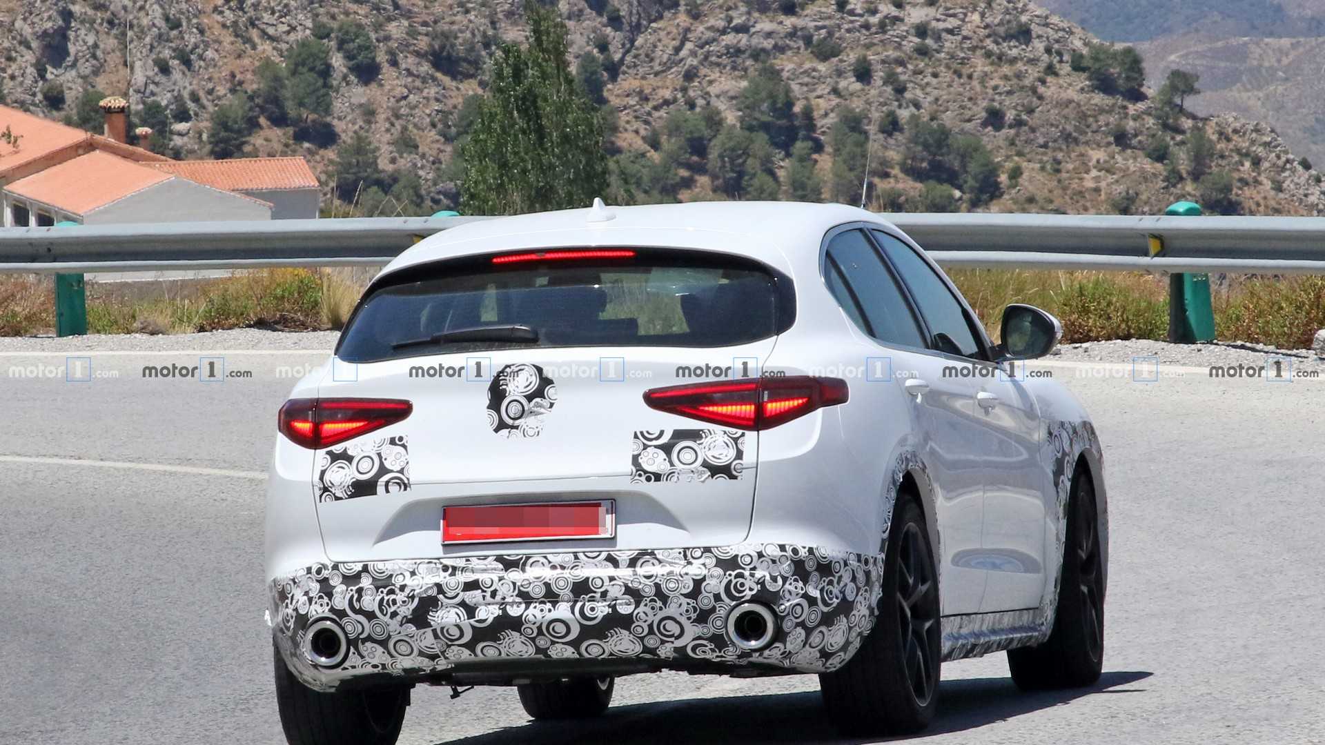 فاش شدن تصاویر جاسوسی نسخه فیس&zwnj;لیفت آلفارومئو Stelvio + تصاویر