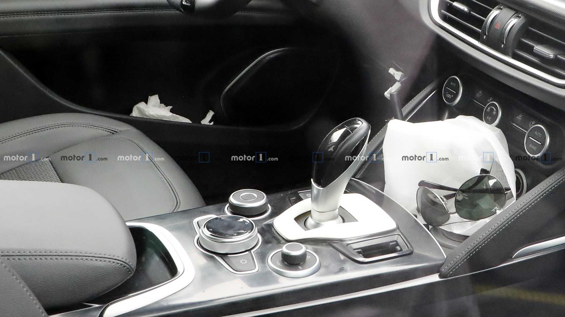 فاش شدن تصاویر جاسوسی نسخه فیس&zwnj;لیفت آلفارومئو Stelvio + تصاویر