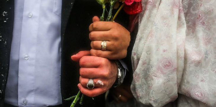 چادر سفید عروس و لباس دامادی بر تن ۵۹۵ زوج تحت حمایت کمیته امداد