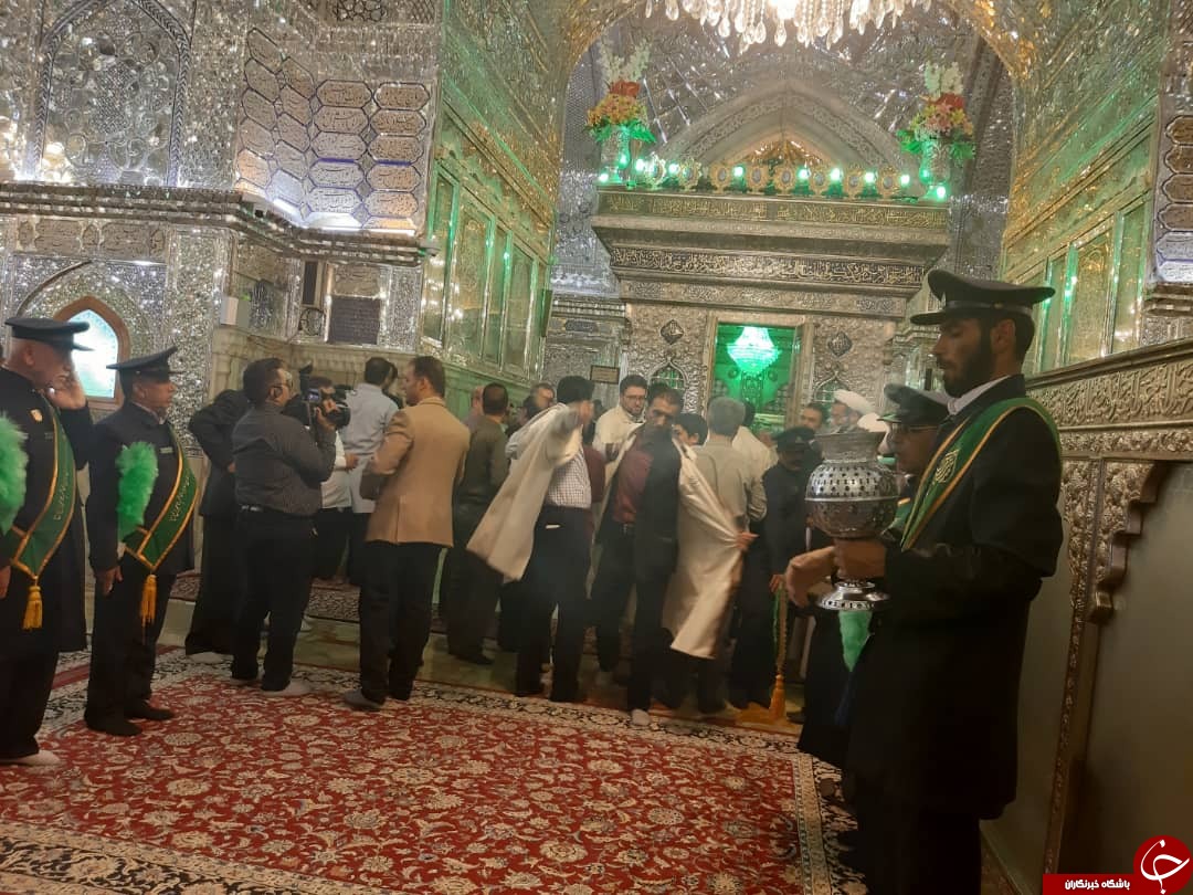 غبارروبی حرم مطهر شاهچراغ (ع) با حضور اصحاب رسانه + تصاویر