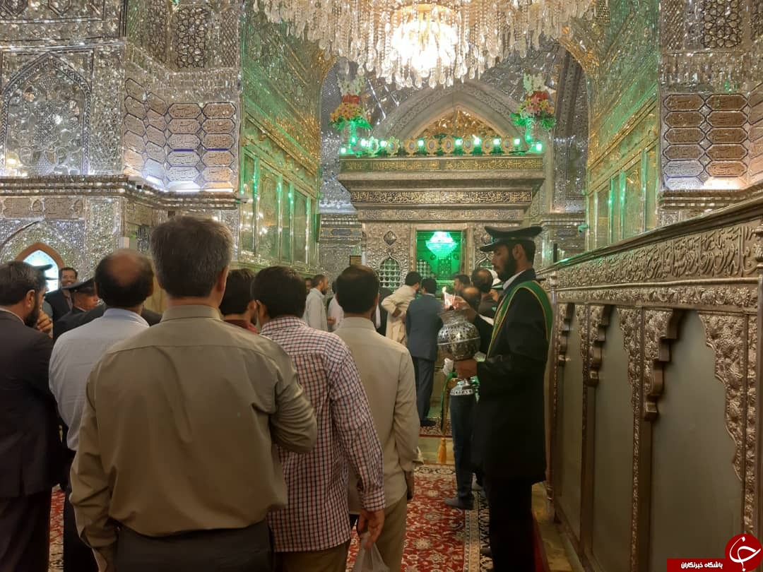 غبارروبی حرم مطهر شاهچراغ (ع) با حضور اصحاب رسانه + تصاویر