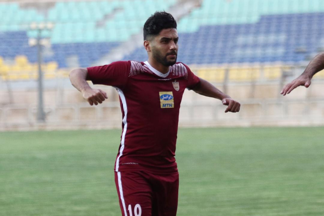 فسخ قرارداد شریفی با پرسپولیس/ حسینی یک سال تمدید کرد
