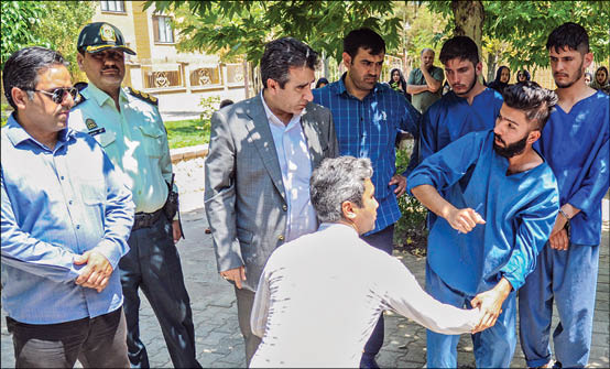 آنچه که &laquo;گربه&zwnj;های وحشی&raquo; در بازسازی صحنه جنایت مطرح کردند / چاقو می&zwnj;زدیم، وحشت کنند!