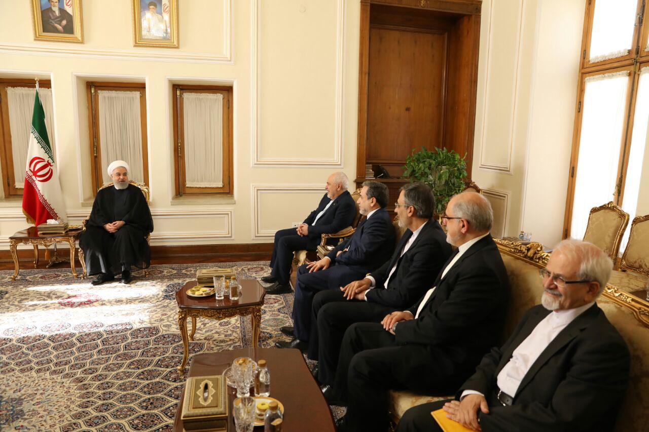 دیدار روحانی با ظریف در وزارت خارجه