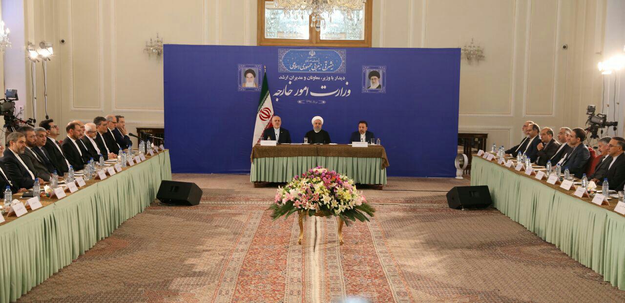 دیدار روحانی با ظریف در وزارت خارجه