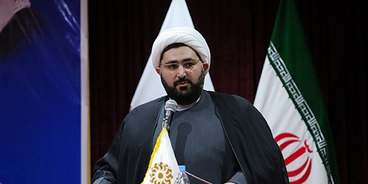 فعالان فرهنگی تبلیغات خود را با کتاب آمیخته کنند