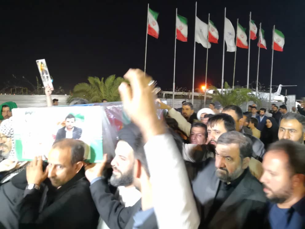 ادای احترام سرلشکر پاسدار محسن رضایی به پیکر شهید مدافع حرم 
