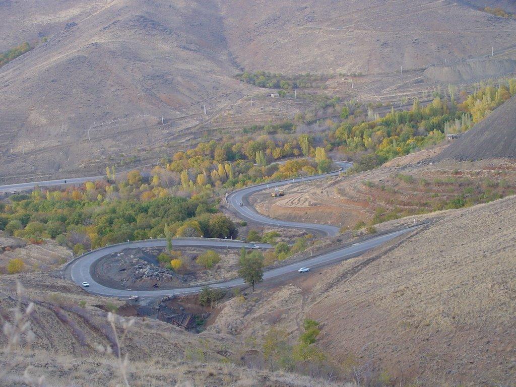 محور گنجنامه- تویسرکان نیازی به تونل ندارد